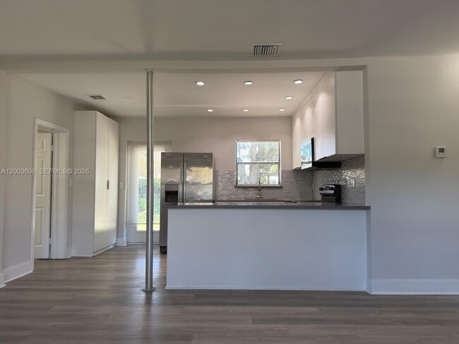 Photo - 1325 NW 11th Ct