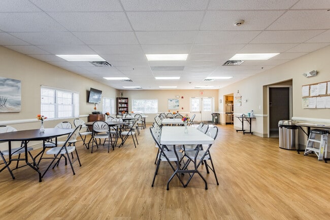 MEDFORD LANDING APARTMENTS