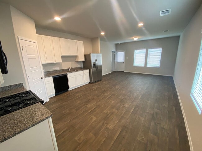 Photo - Brand New 3 Bed, 2 Bath in Maxwell!