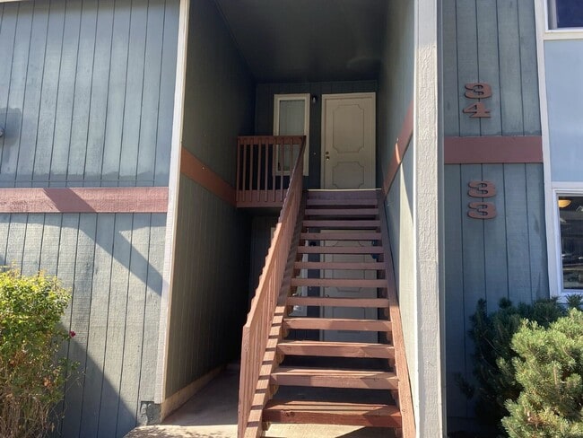 Photo - 152 NE Atkinson Ct Unit 33