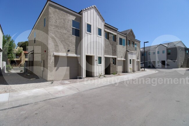 Photo - 8323 N 22nd Dr Townhome