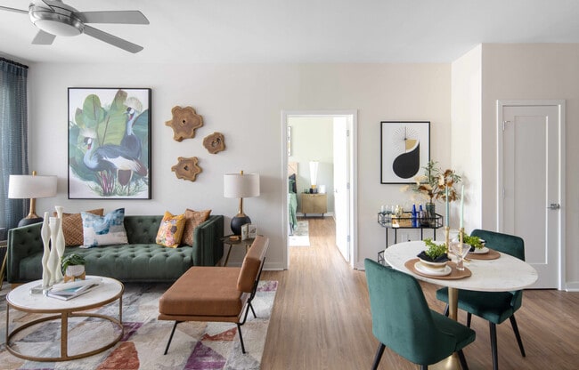 Photo - Aventon Highgrove