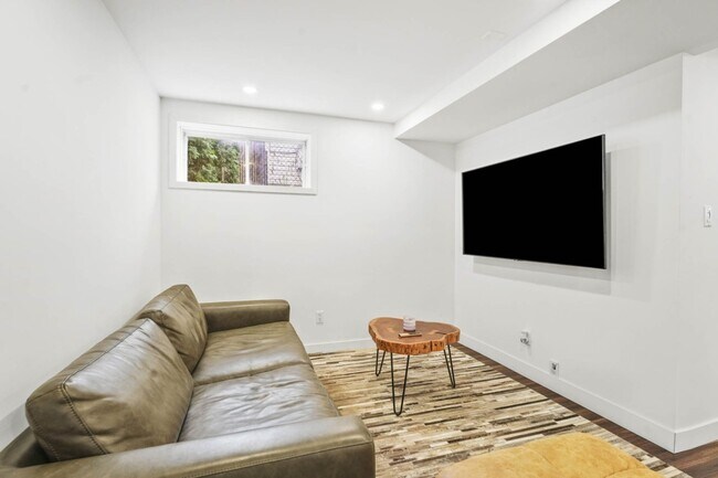 Photo - 697 Rue De Chinon