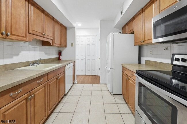 Photo - 850 Main St Unidad 102