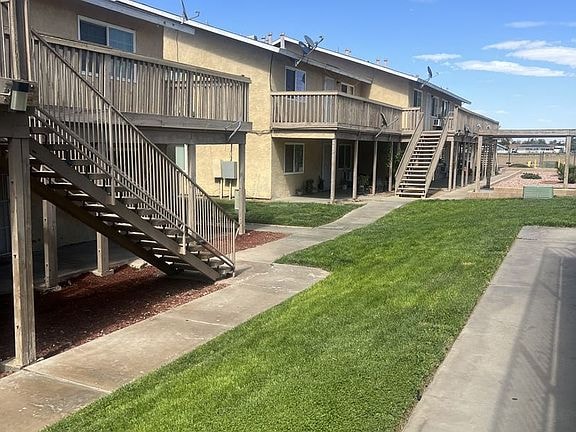 Photo - 18462 Montezuma St