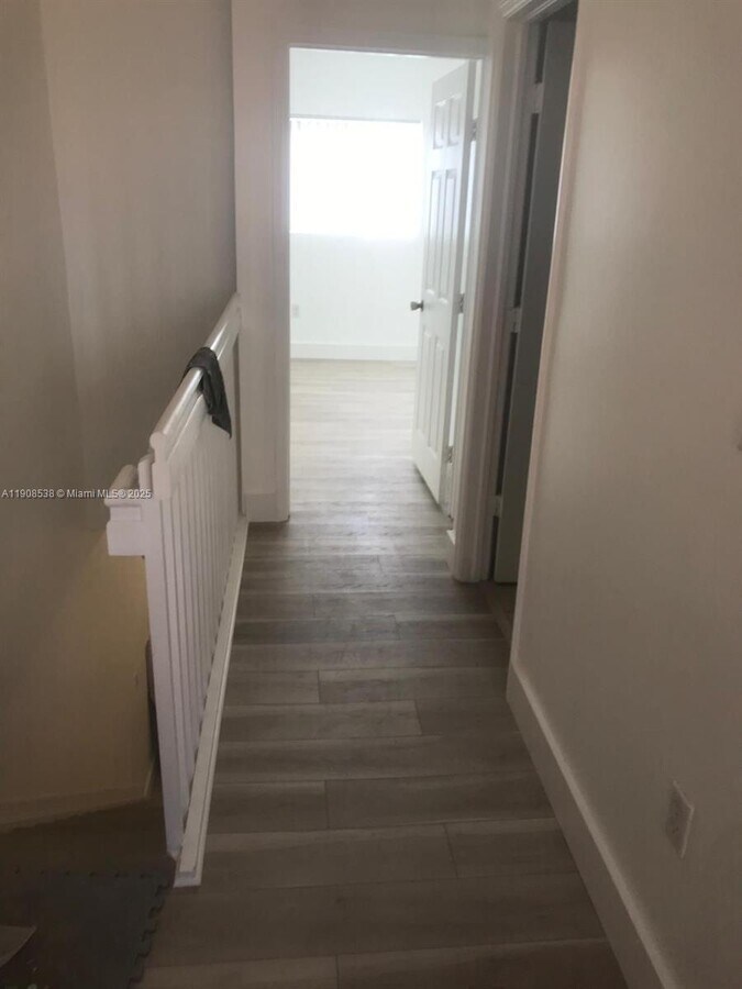 Photo - 928 SW 3rd St Unidad 209