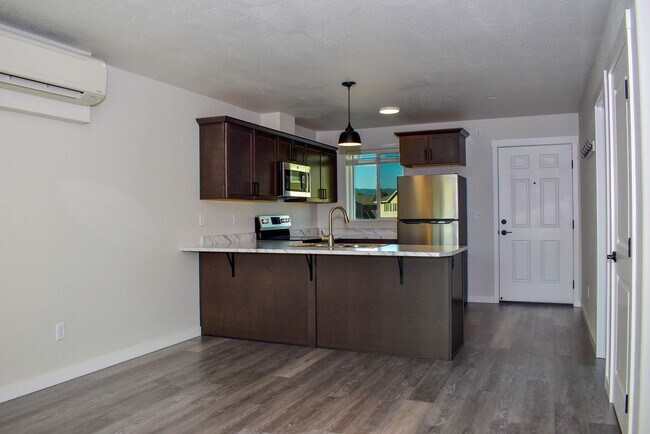 1987 Sky Park Dr Unidad 1987 Sky Park Dr #6 L & P