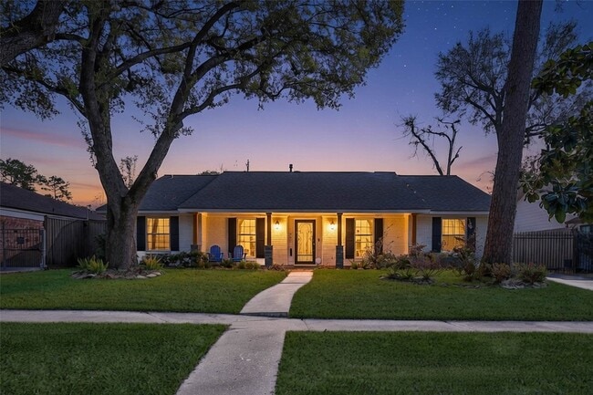 Photo - 955 Thornton Rd