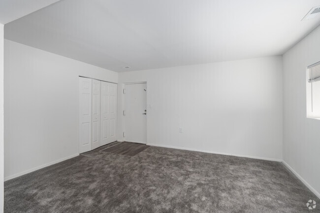 1BR, 1BA - 660SF
