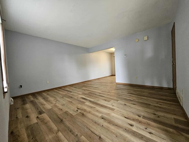 Photo - 403 Country Villa Ln