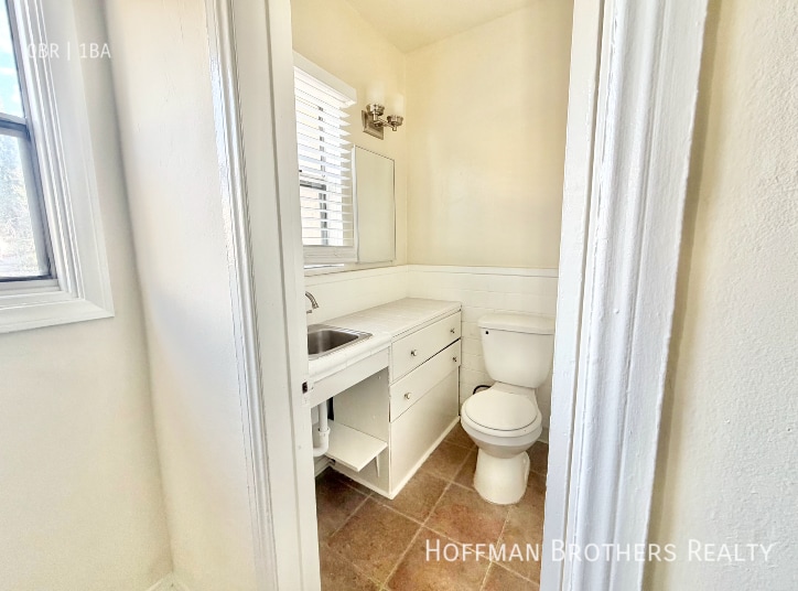 Photo - 615 N Rossmore Ave Unit 200