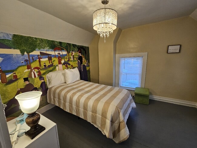 Photo - 301 Oakwood St