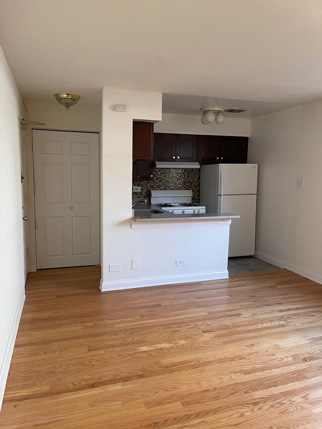 Photo - 3710 N Pine Grove Ave