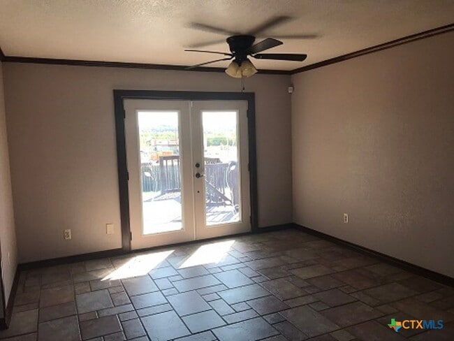 Photo - 419 Tomahawk Dr