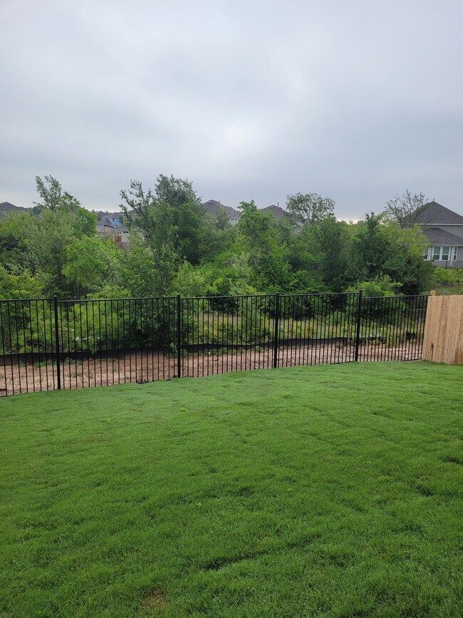 Photo - 121 Tall Grass Dr