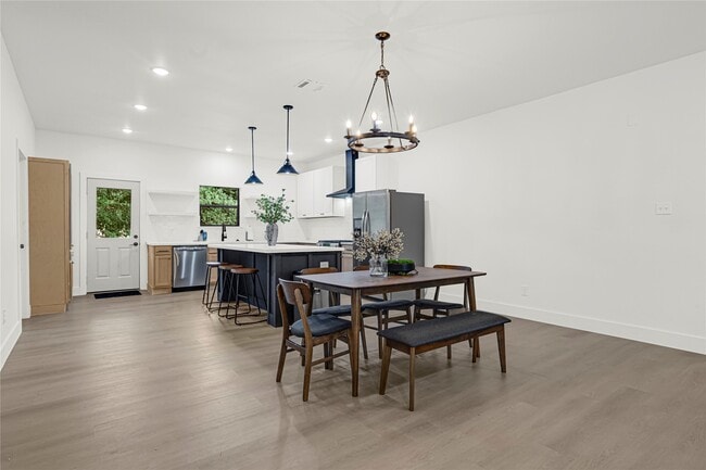Photo - 1008 Danube St
