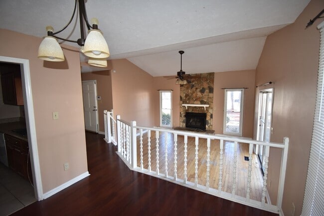 957 Kennesaw Dr