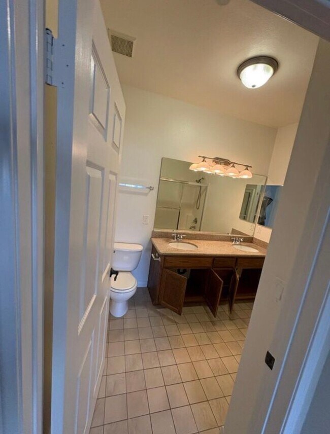 Photo - 4523 Woodman Ave