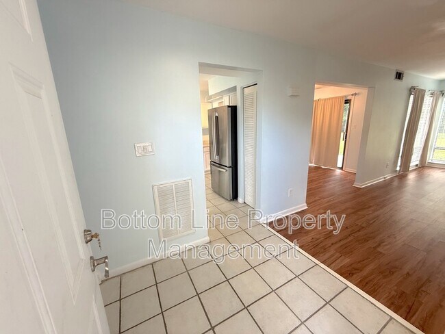 Photo - 7838 Hummingbird Ln