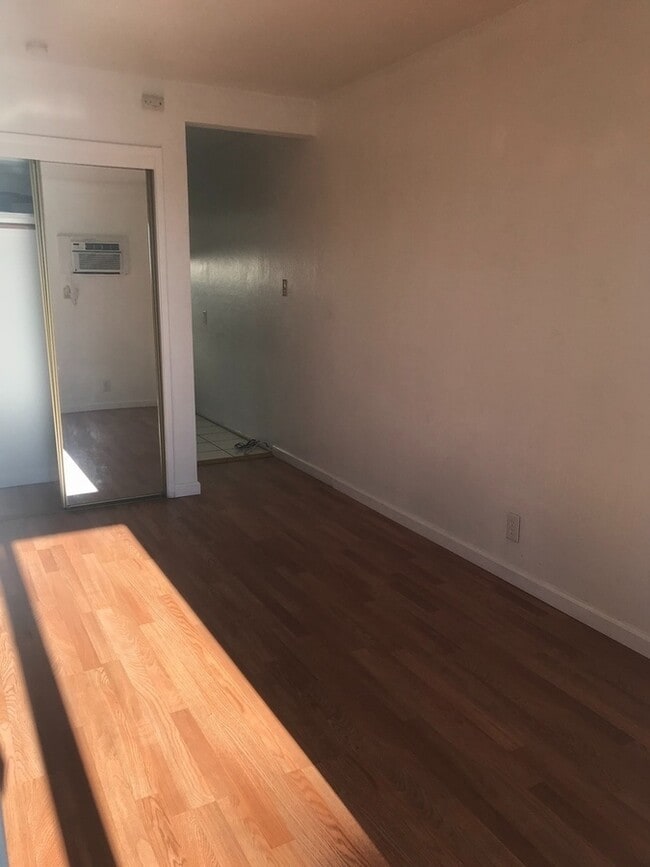 Photo - 2140 California St Unit 1