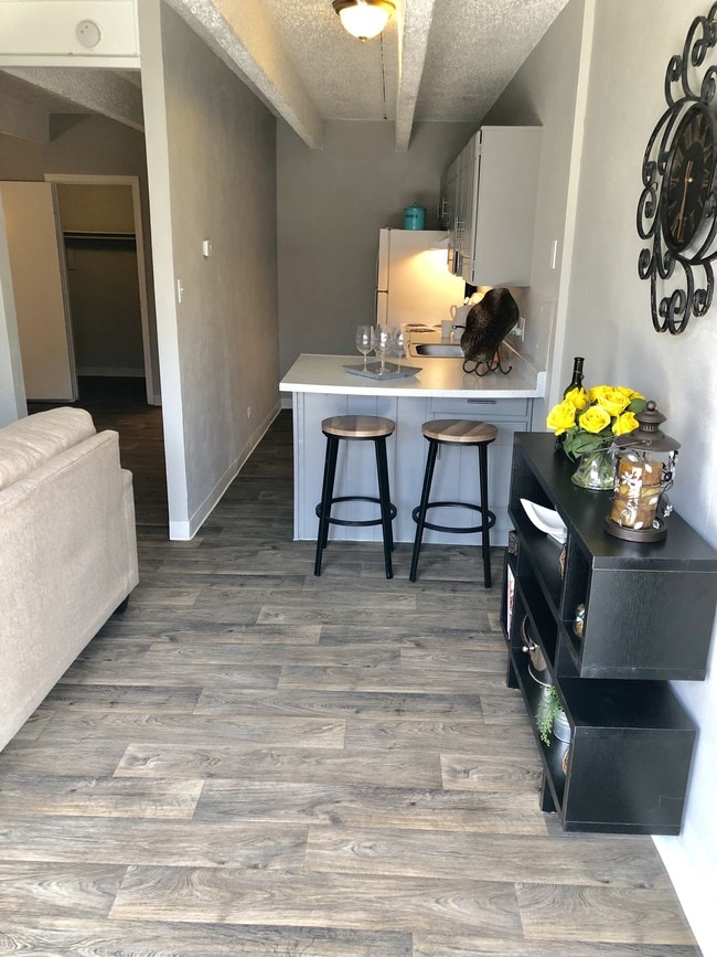 Photo - Geneva Flats