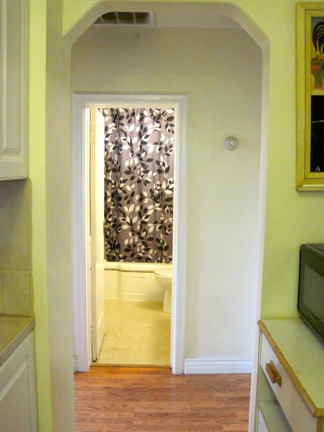 Photo - This perfect 2-bedroom, 1-bathroom Apartment with Great Location!