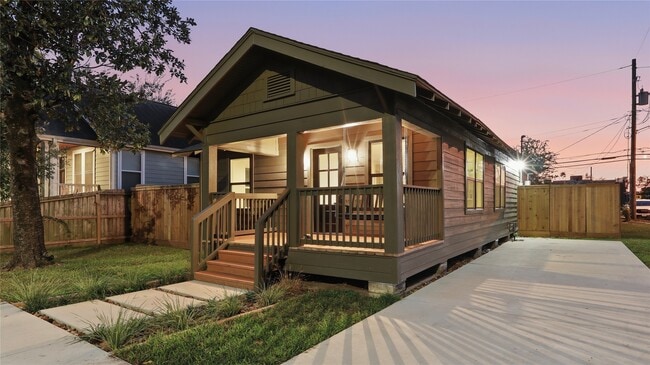 Building Photo - 1415 Tabor St