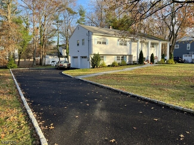 Photo - 50 Colonial Way