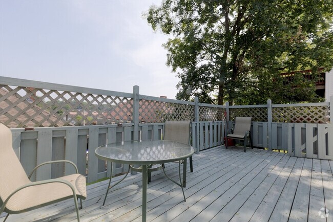 Building Photo - 89 Brayton Rd Unit 2 Rental