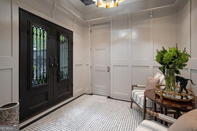 Photo - 407 8th St NE