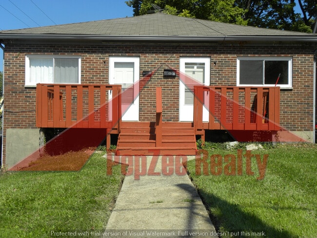 Building Photo - 2310 Wayne Ave Unit A