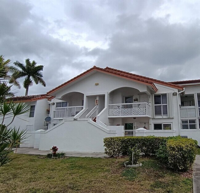 Building Photo - 7640 SW 153rd Ct Unit 207