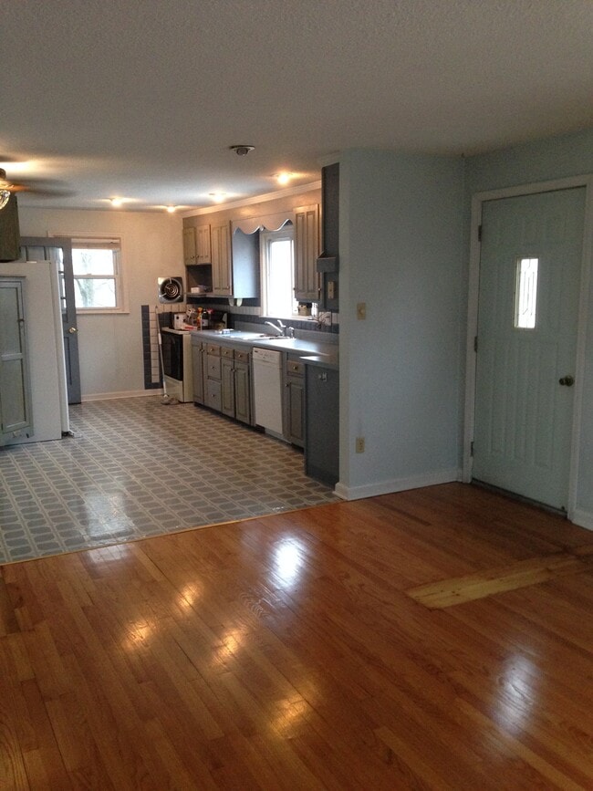 Photo - 34 N Elmhurst Ave Unit House