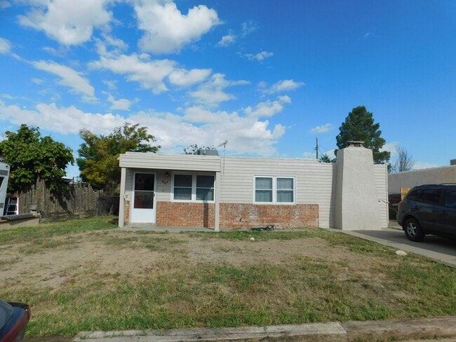 Building Photo - Showing starts September 16- Pretty nice, ... Rental