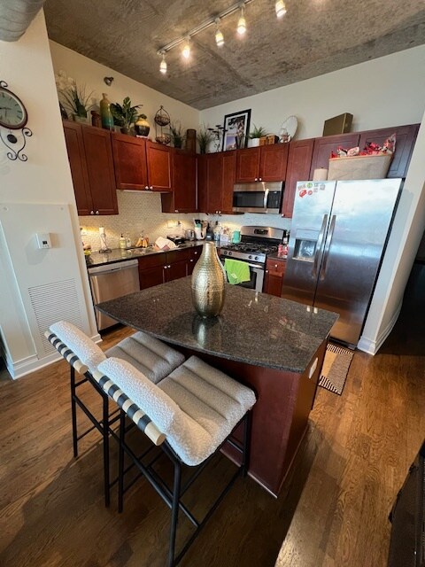 Kitchen - 700 N Larrabee St Unit 1211