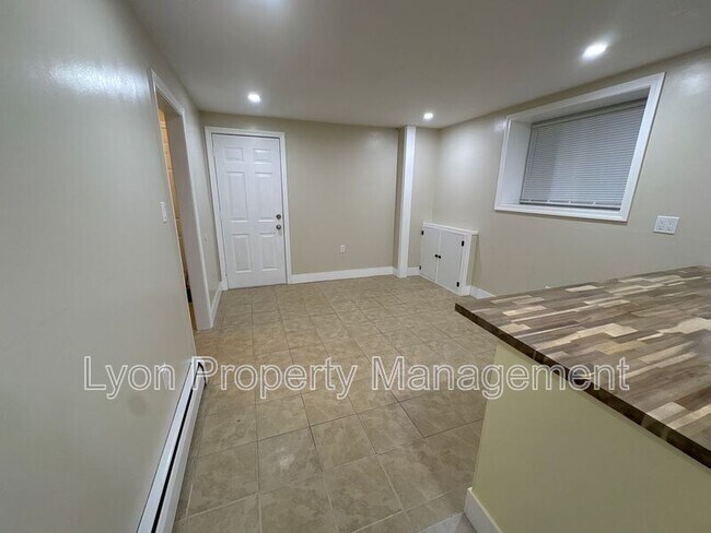 Photo - 51 Adelaide Ave Unit 1R