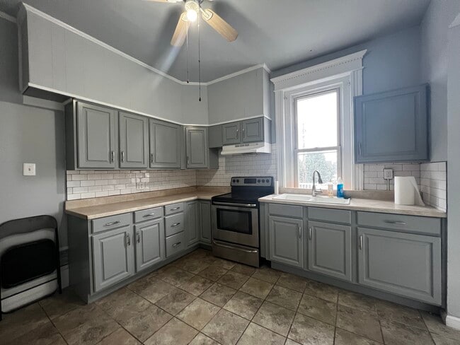 Photo - 816 E High St Unit 1