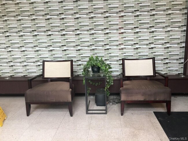 Photo - 132-35 Sanford Ave Unidad 4