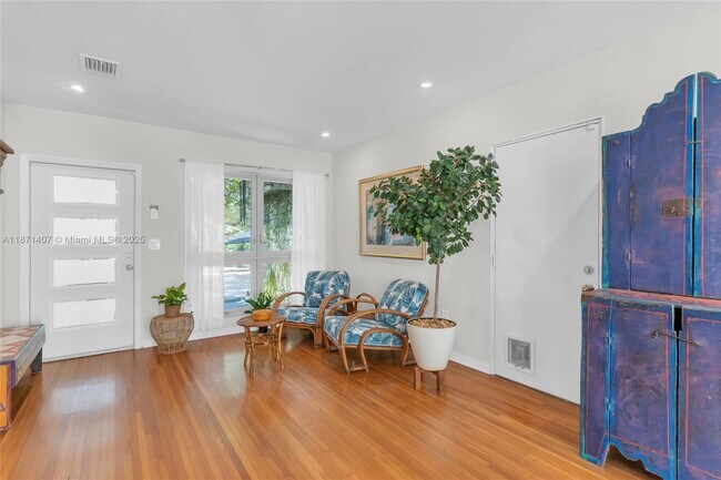 Photo - 415 Velarde Ave