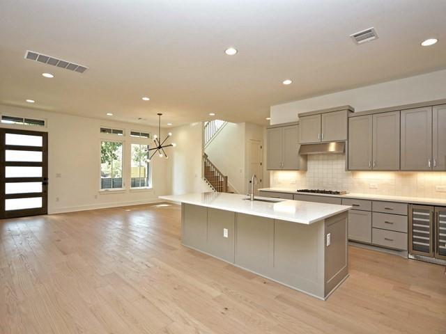 Photo - 7500 St Cecelia St