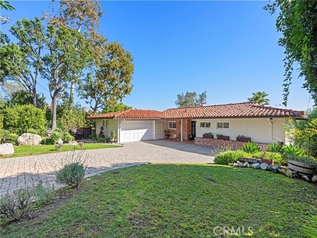 Photo - 6248 Via Canada