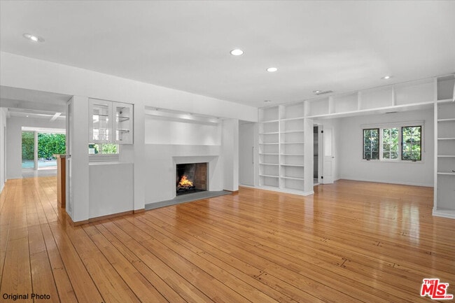 Photo - 4031 Hollyline Ave