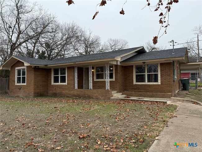 Building Photo - 502 Odom Dr