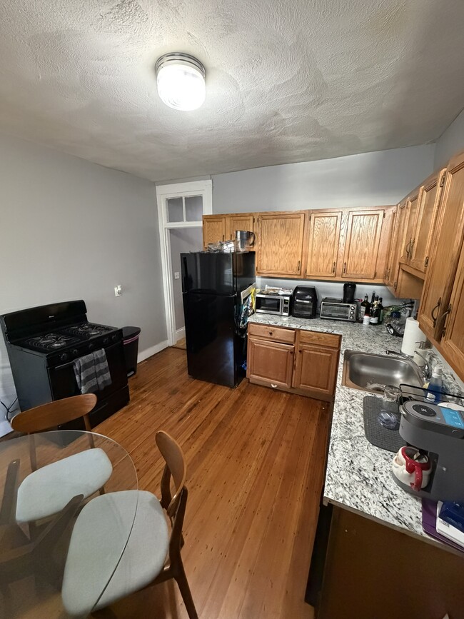 Photo - 121 Hillside St Unidad 2M