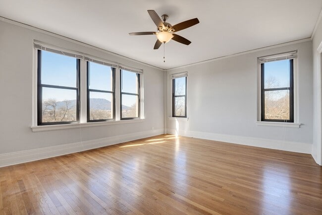 Fort Wood Apartments