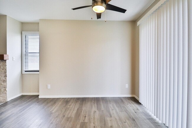 Photo - Apple Glen Apartments