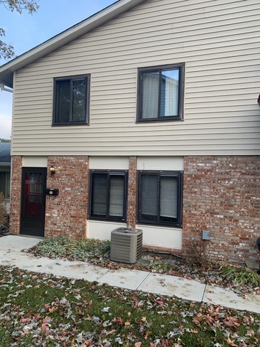 Front Entry - 107 Twilight Dr Unit 107