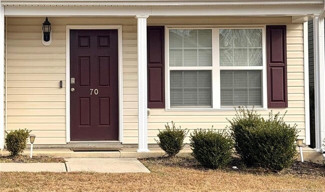 Photo - 70 Hallow Oak St