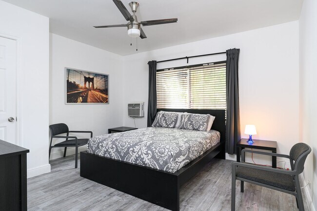 Photo - 471 NE 37th St Unit 5