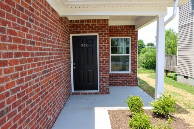 Photo - 210 Dubuy Dr